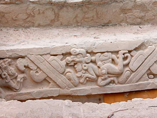 Pieza arqueológica que narra el inicio de la vida, según los mayas. Foto: Jorge Rodríguez/Viatori