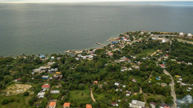 In 2016, when the people of Omoa began to see with sadness that the avalanches of garbage did not stop arriving, in Guatemala, government entities such as the National Institute of Seismology, Volcanology, Meteorology and Hydrology (Insivumeh), warned of the high concentration of solid and organic waste in several rivers analyzed at that time. Photo: Carlos Palma