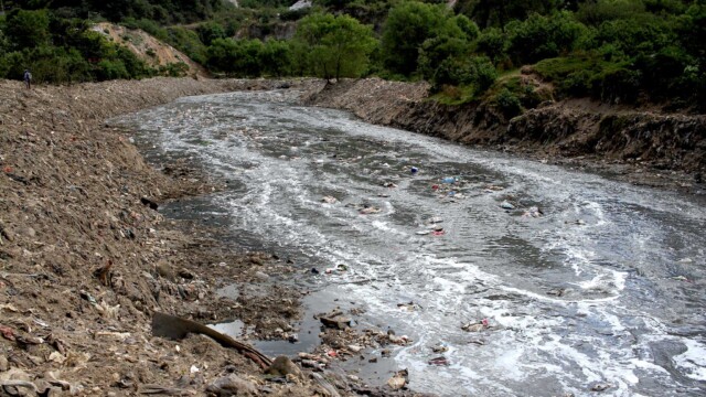 According to the Motagua River Basin Comprehensive Management Project, this is due to the fact that 88.38% of the country's landfills are not authorized, and the rest, administered by different municipal governments, do not present more technical information. regarding the management and disposal of waste. Photo: Carlos Duarte