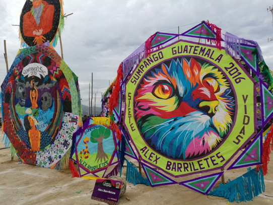 Barriletes gigantes de Sumpango, Sacatepéquez. Foto: Adrián Ramos/INGUAT