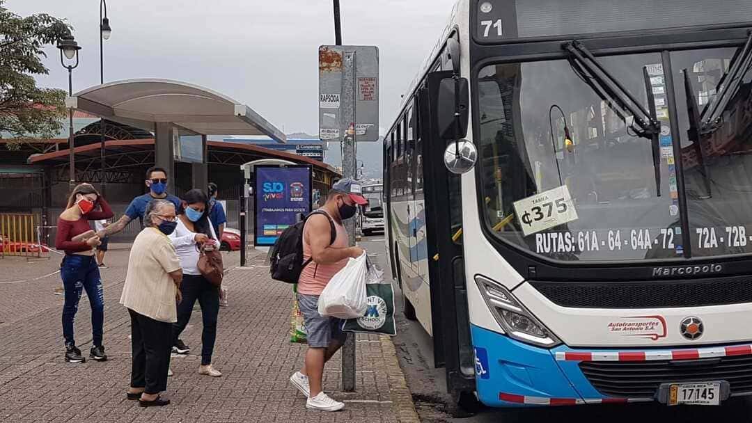 COP30: Costa Rica presenta sus metas para bajar las emisiones del sector transportes, su sector más contaminante
